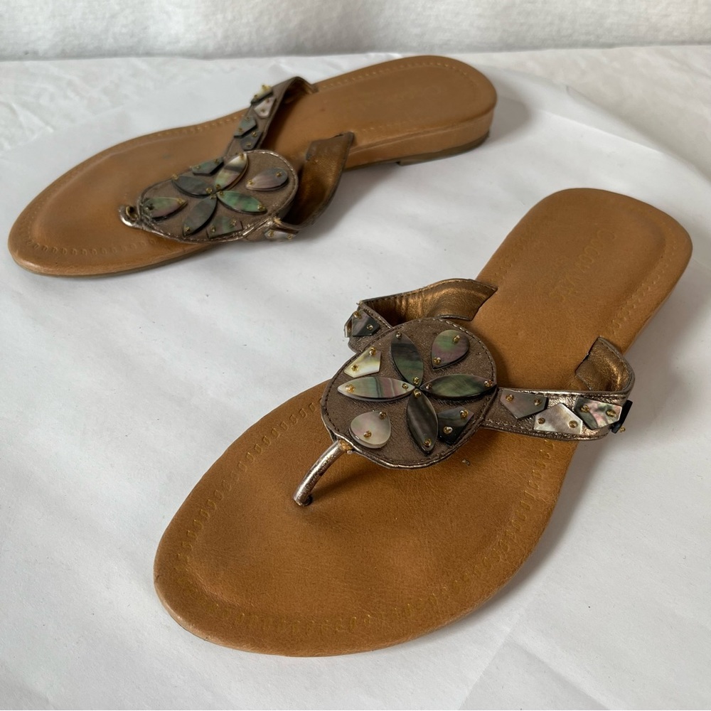 Coconuts by Matisse Give sandals embellished flip flops women’s size 8